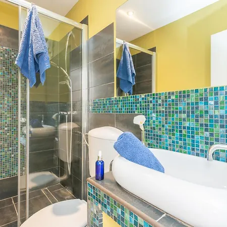 Diana's Chamber 아파트 풀라